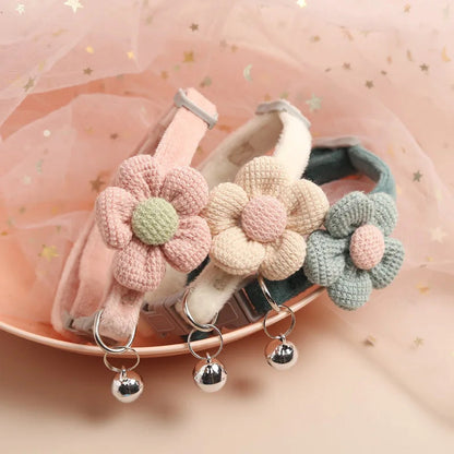 Rynx | Adjustable Cat Collar with Cute Flower and Bell