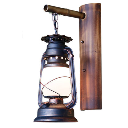 Rynx | EquiLume Vintage Wall Lantern in Iron | 1 Light | Rustic Lighting for Home