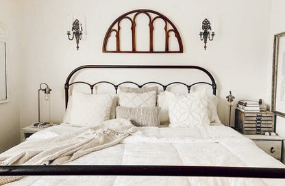 Rynx | Arch window frame relic