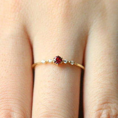 RYNX | 18K Gold Garnet Stone Ring - A Touch of Elegance