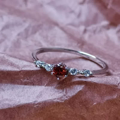 RYNX | 18K Gold Garnet Stone Ring - A Touch of Elegance