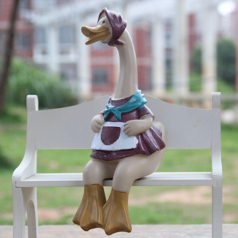 Rynx | Playful Hand-Painted North Duck Duo for Enchanting Home and Garden Decoration
