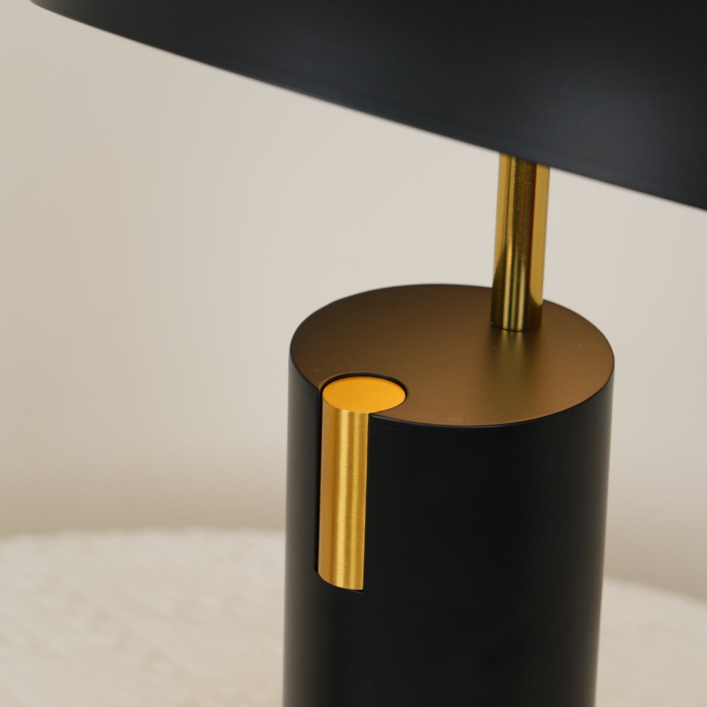 Rynx | Avo Table Lamp