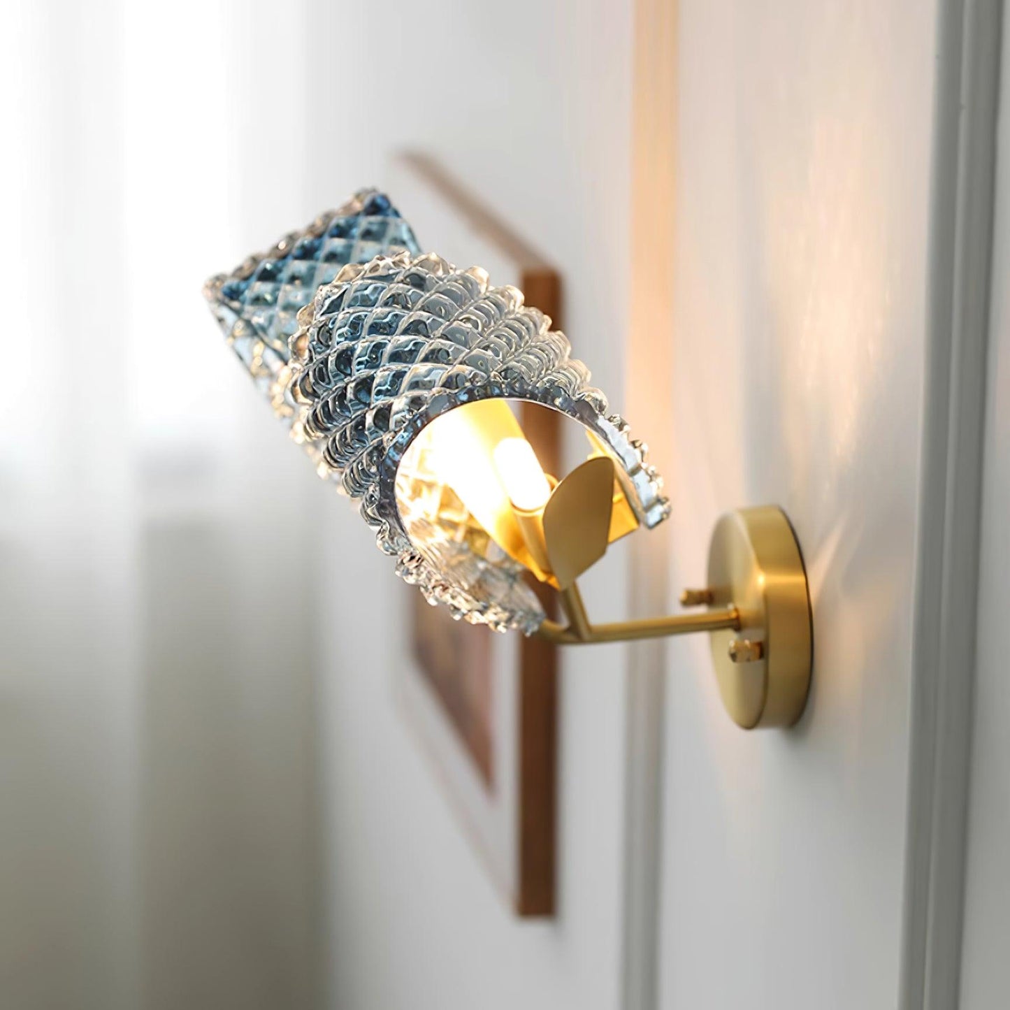 Rynx | Blue Ribbon Wall Lamp