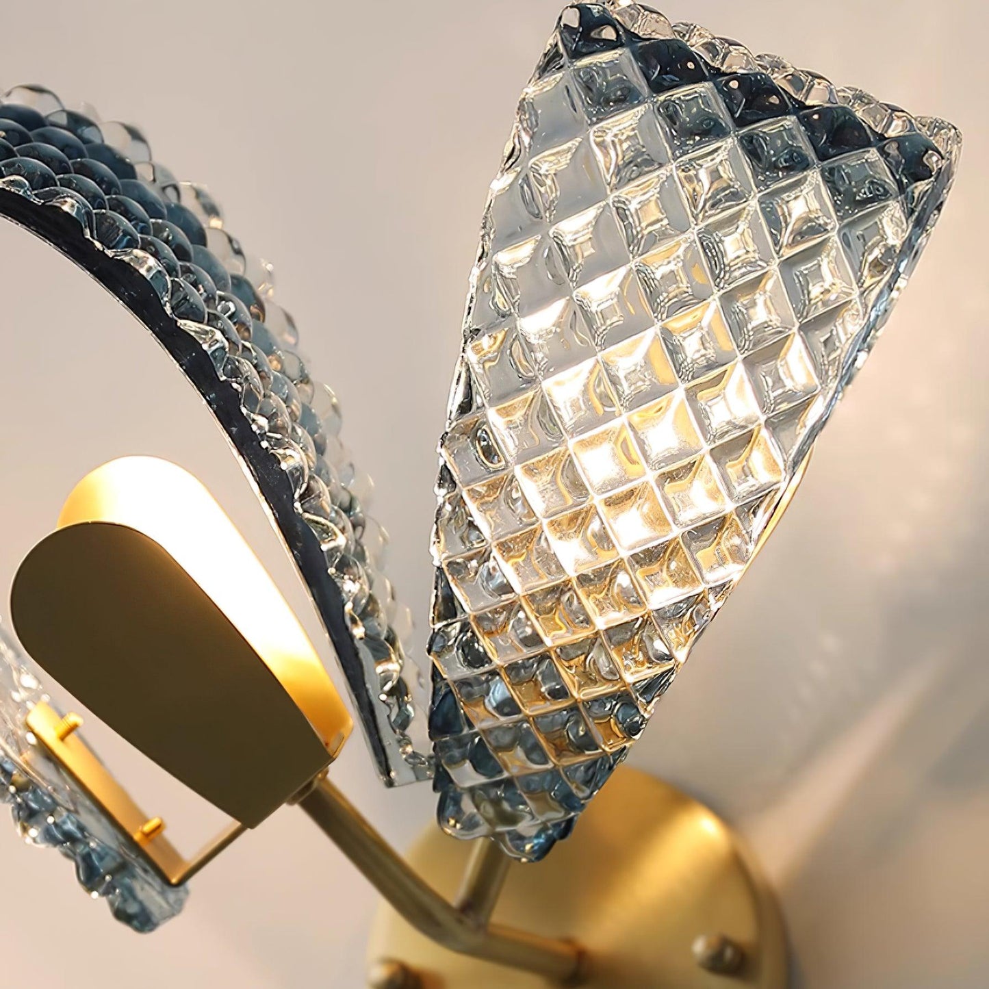 Rynx | Blue Ribbon Wall Lamp