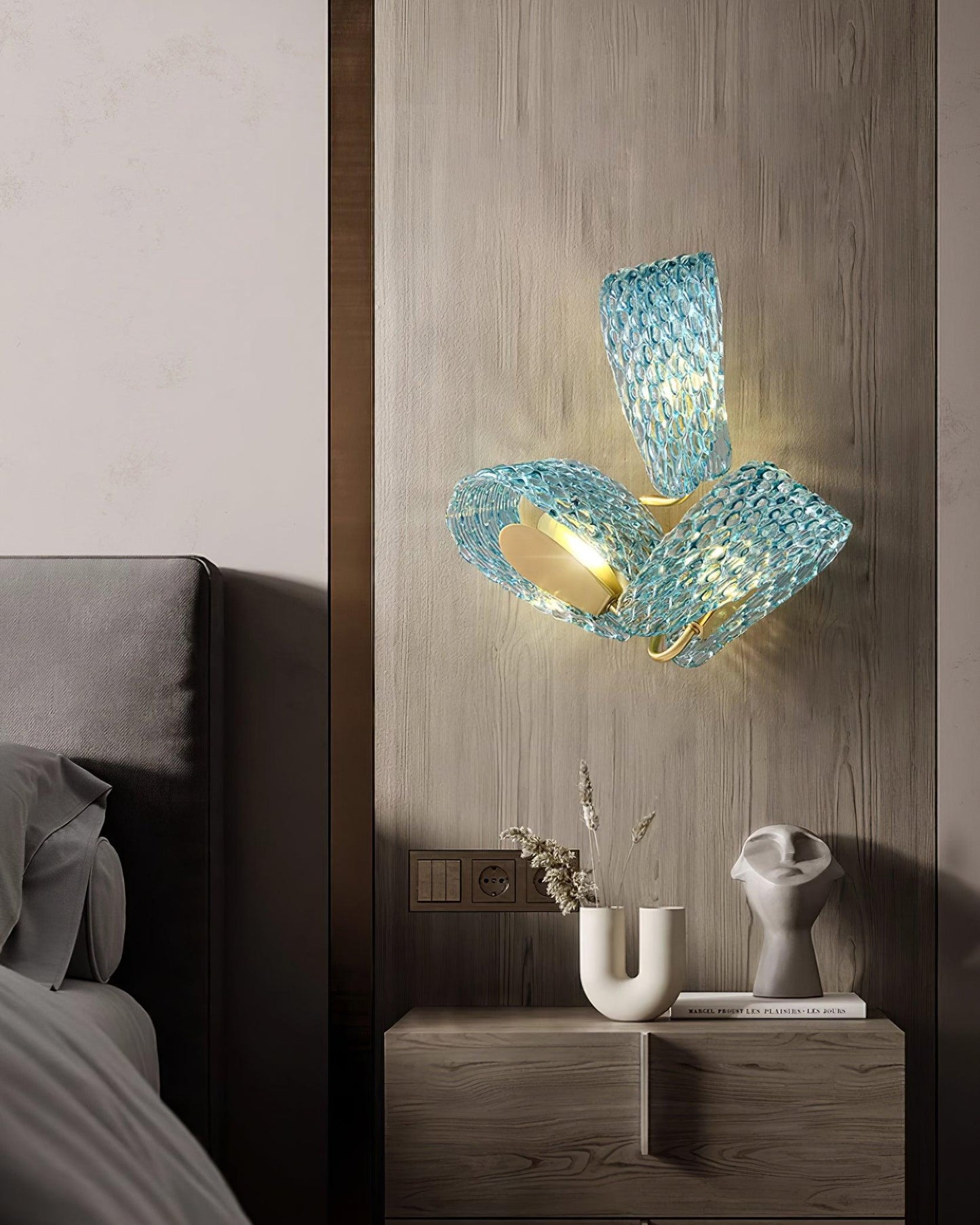 Rynx | Blue Ribbon Wall Lamp