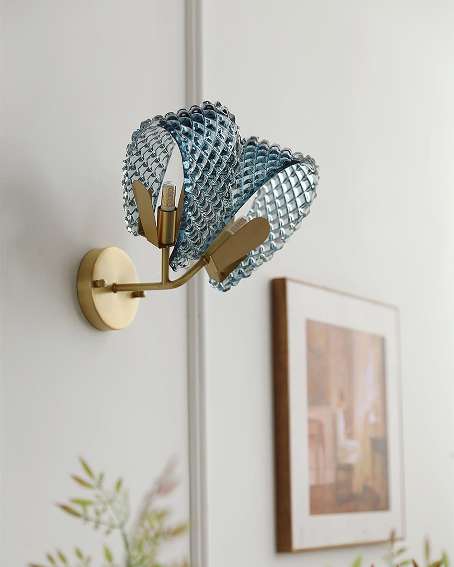 Rynx | Blue Ribbon Wall Lamp