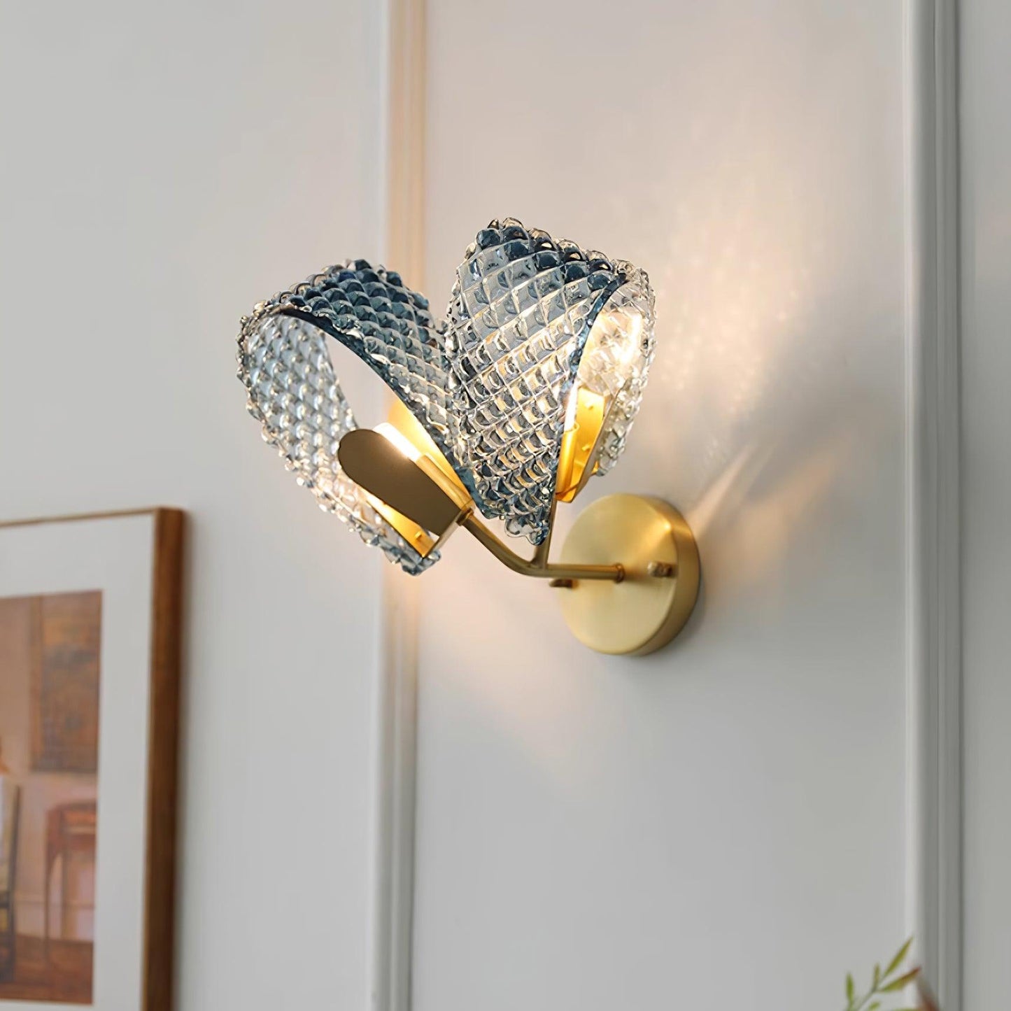 Rynx | Blue Ribbon Wall Lamp