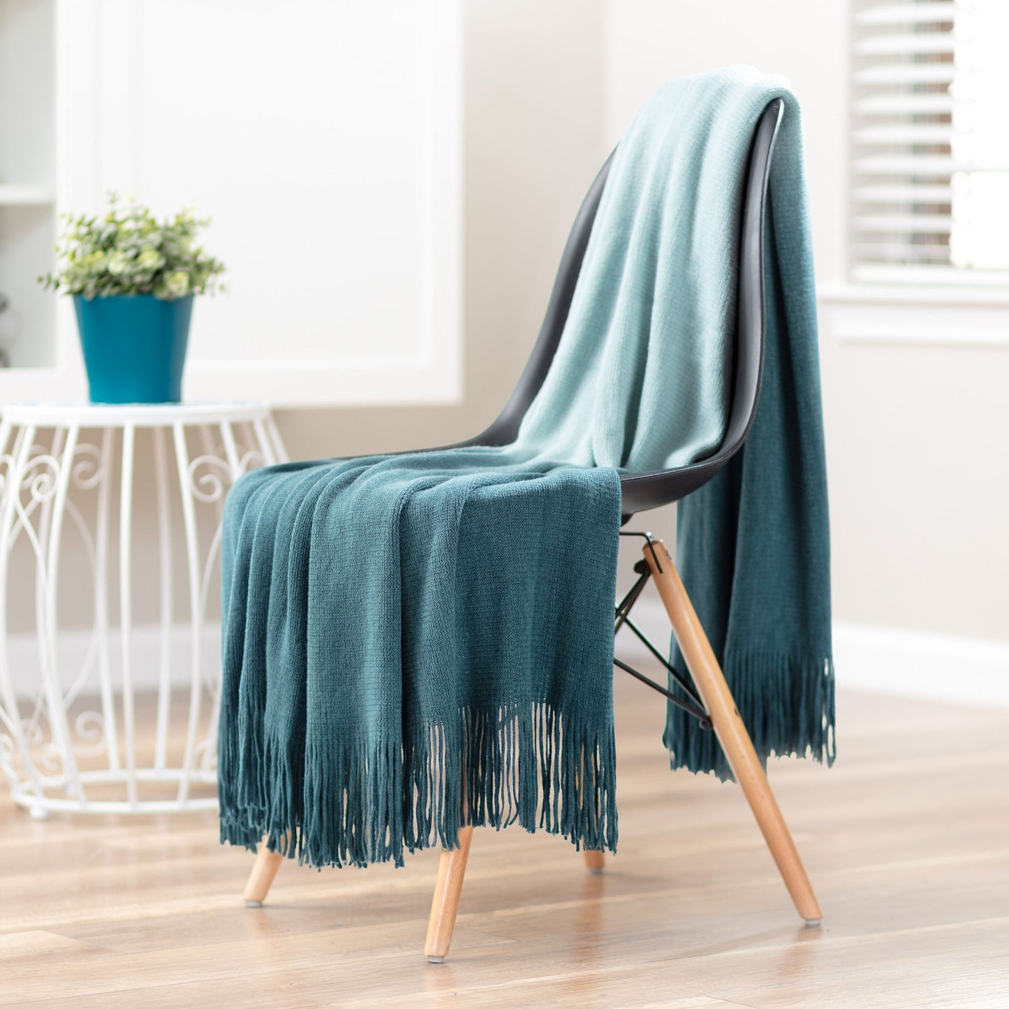 Rynx | Ombre Fringe Throw Blanket