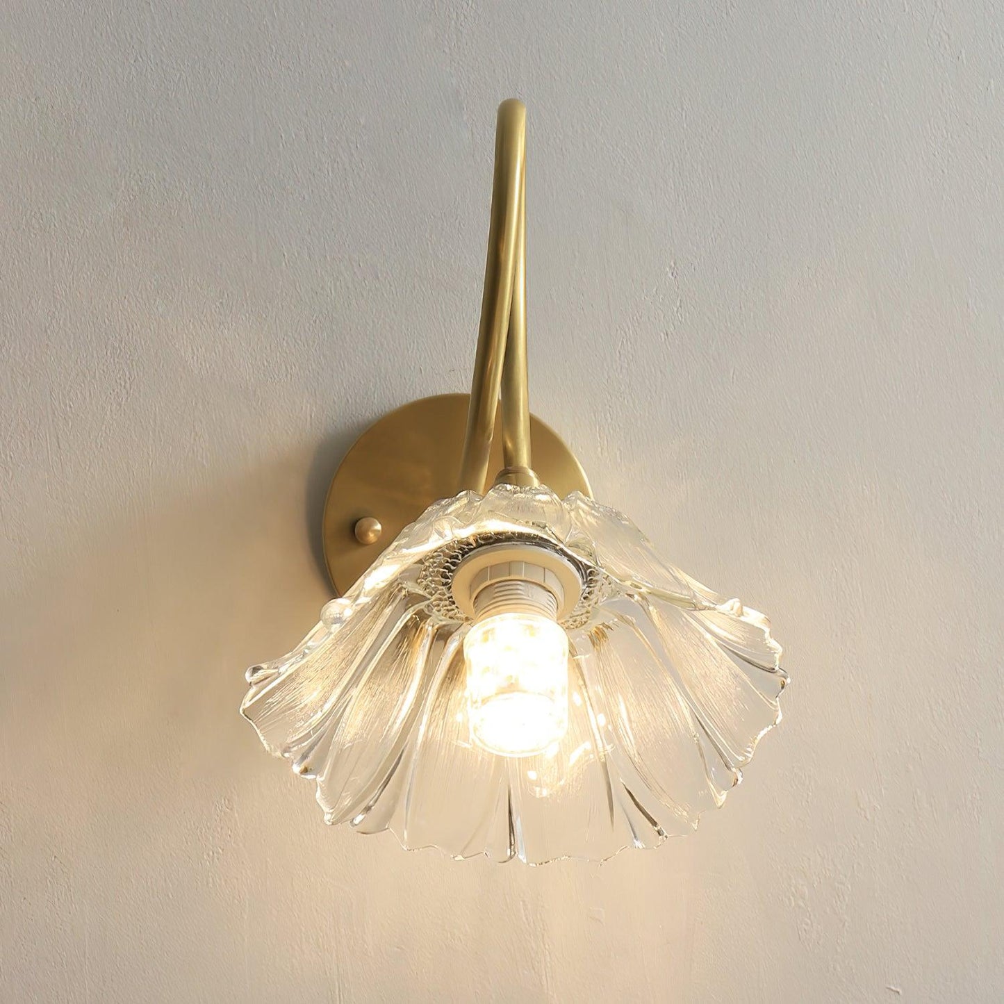 Rynx | Century Lotus Leaf Plug In Wall Lmap