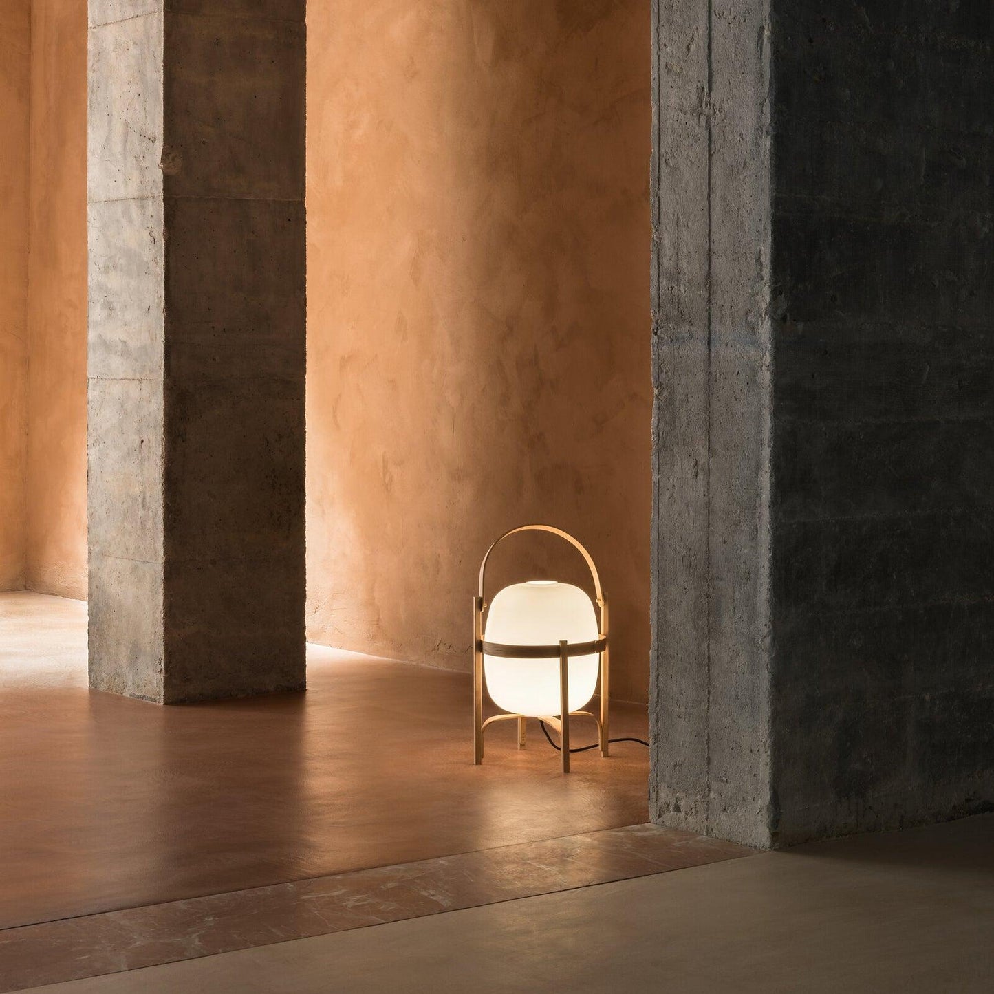 Rynx | Portable Lantern Glass Table Lamp