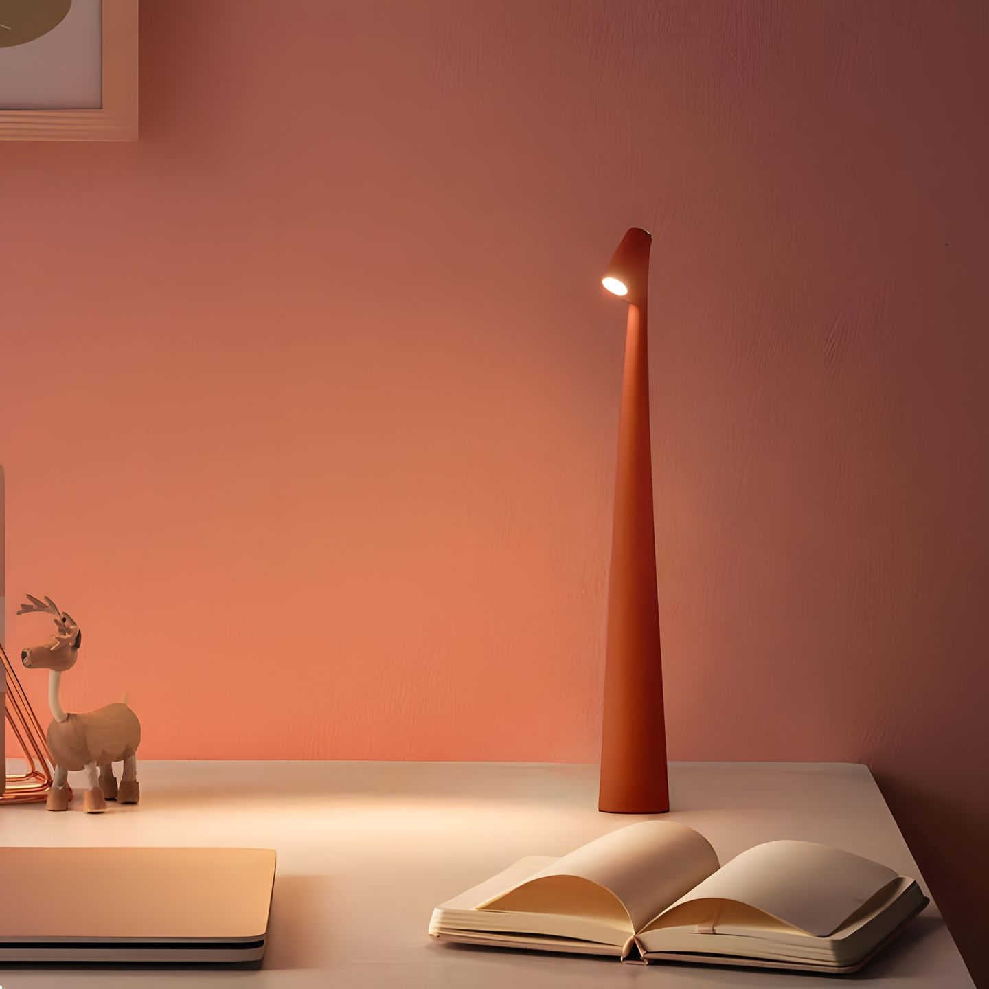 Rynx | LunaSlim Elegant Table Lamp with Wireless Functionality