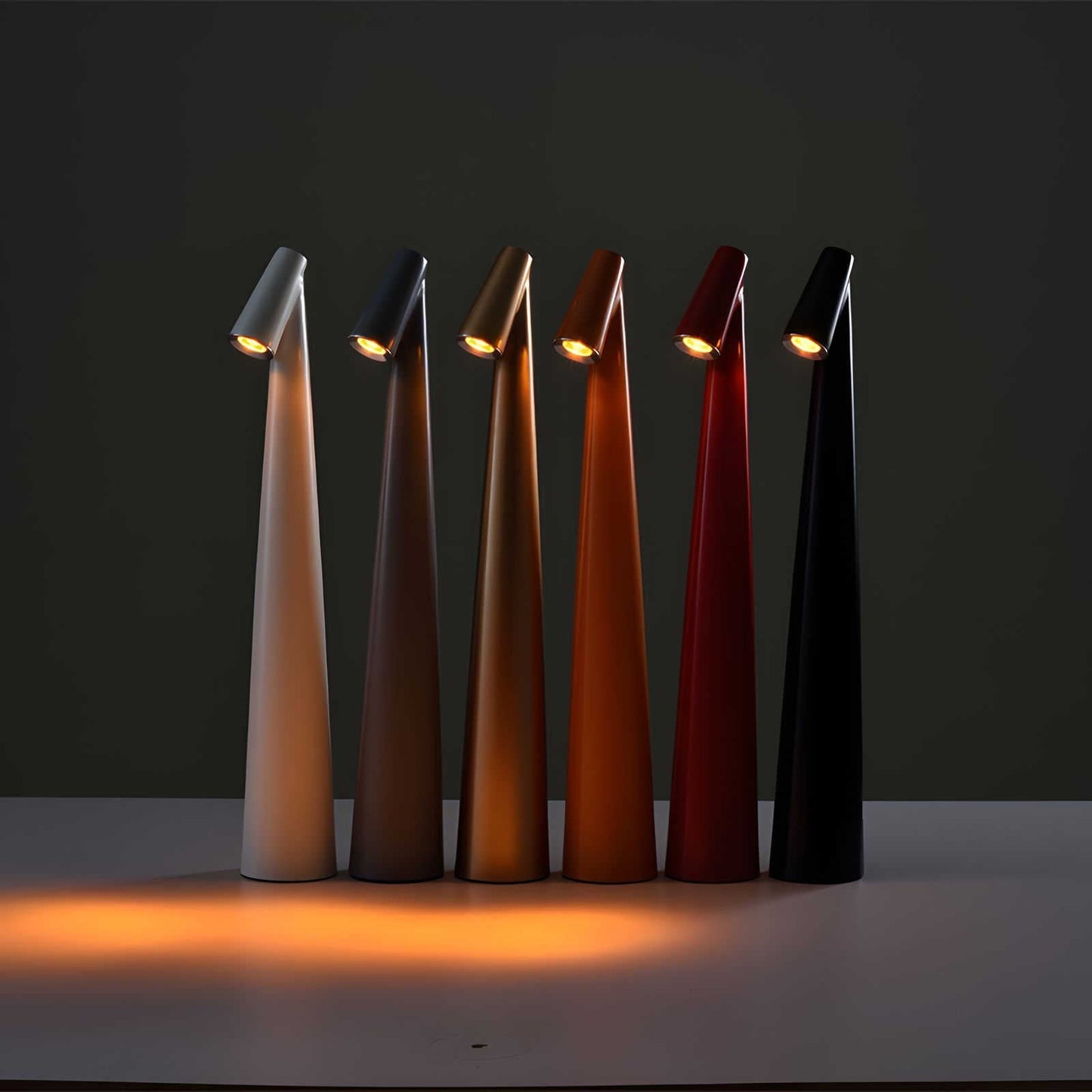 Rynx | LunaSlim Elegant Table Lamp with Wireless Functionality