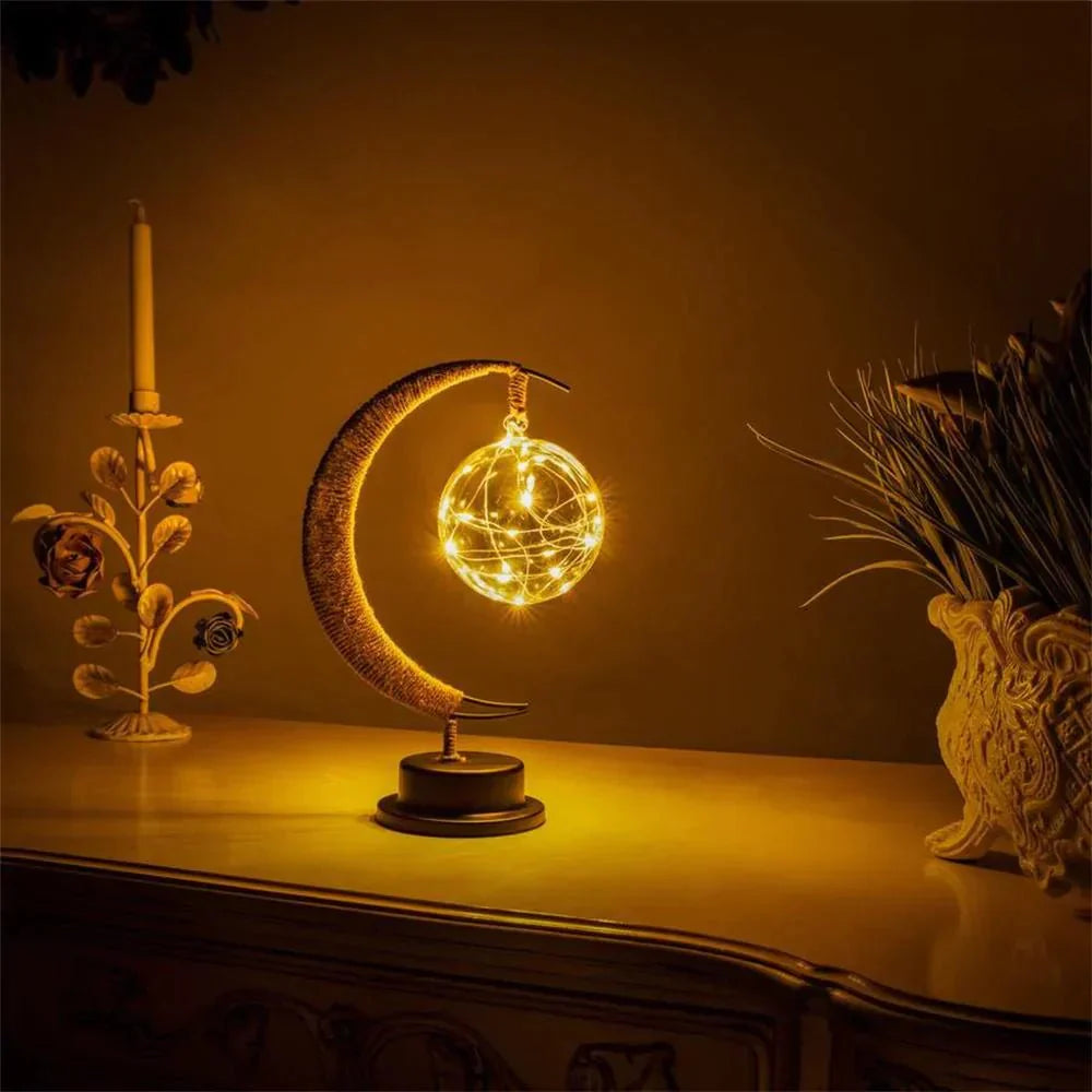 Rynx | - Table lamp Luxe - Crescent moon - Design made of wicker - Elegant lighting