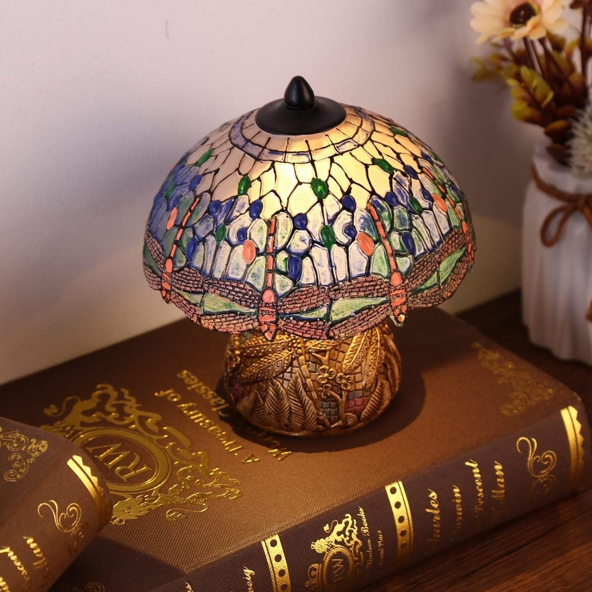 Rynx | - Vintage-Dragonfly-Lamp - Floral Elegance and Gentleness