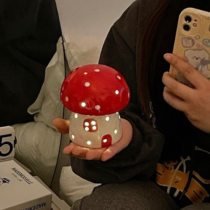 Rynx | Dreamy Mushroom Shape Ceramic Bedside Lamp