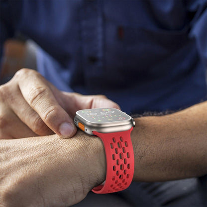 Rynx | For Apple Watch Series 9 45mm Oval Holes Fluororubber Watch Band (Red)