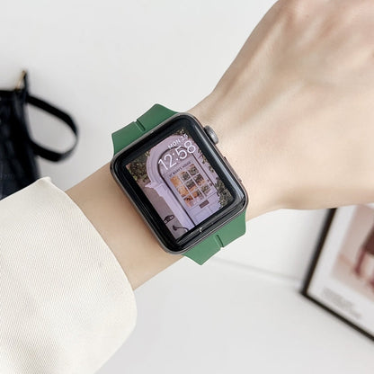 Rynx | For Apple Watch Series 9 45mm Magnetic Square Buckle Silicone Watch Strap (Pine Green)