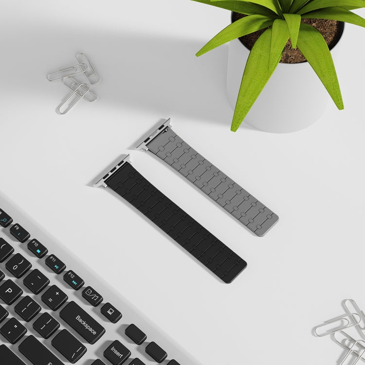 Rynx | For Apple Watch Series 5 40mm Two-Colored Loop Magnetic Silicone Watch Strap (Black+Gray)
