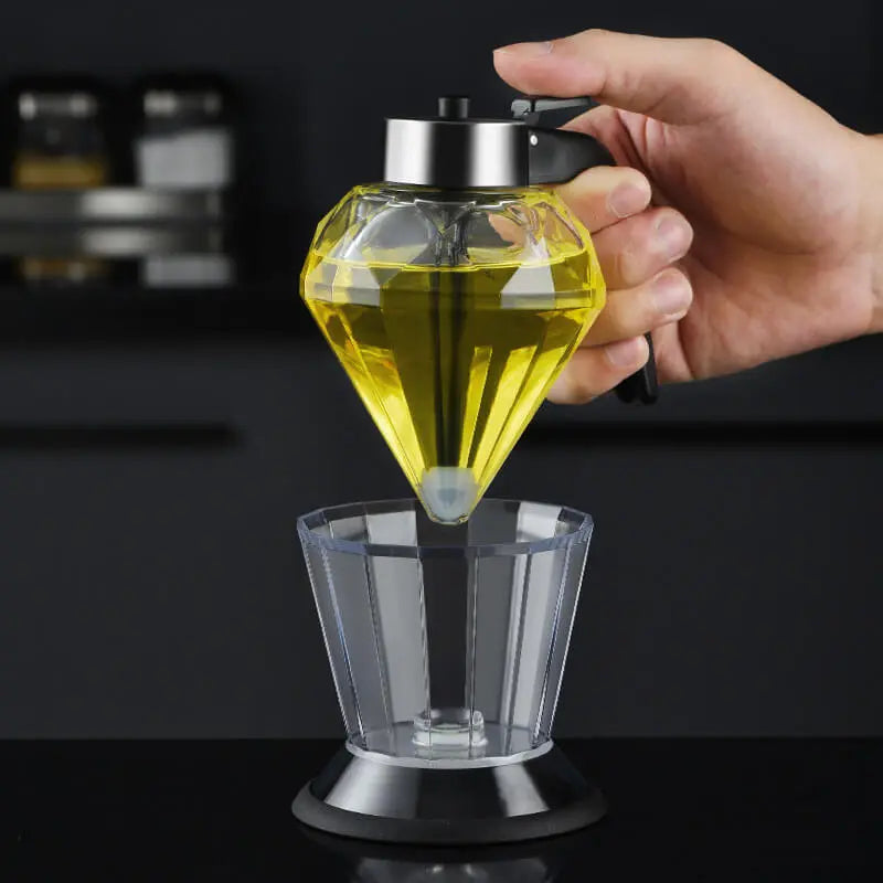 Rynx | Elegant OIL & syrup dispenser made of glass – For clean pouring with style