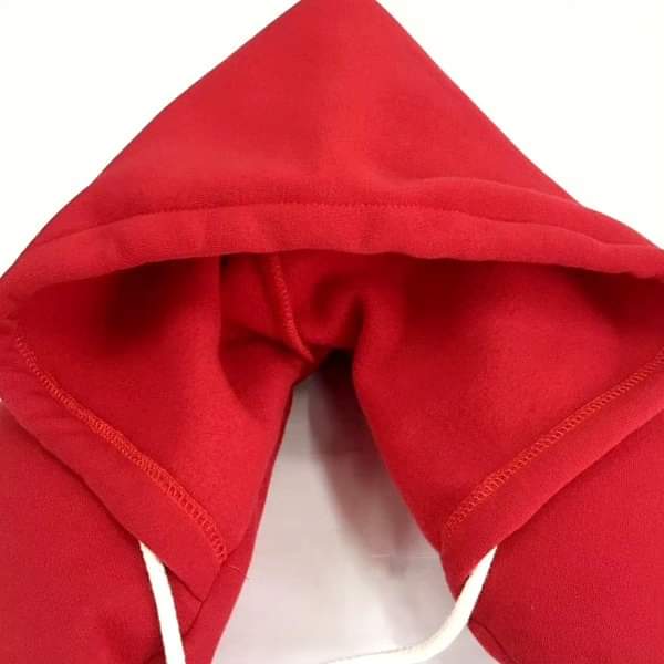 Rynx | Neck pillow with hood