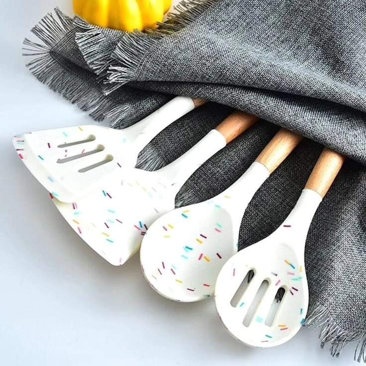 Rynx | white marble silicone spoon