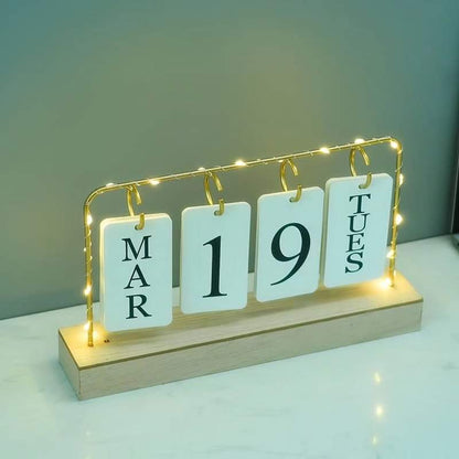 Rynx | Desktop Calendar with Light