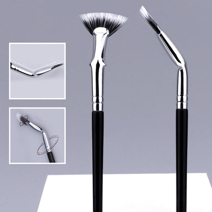 Rynx | Angled mascara brush with wave cut