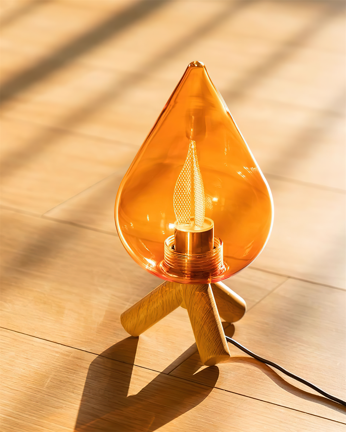 Rynx | Flame Table Lamp