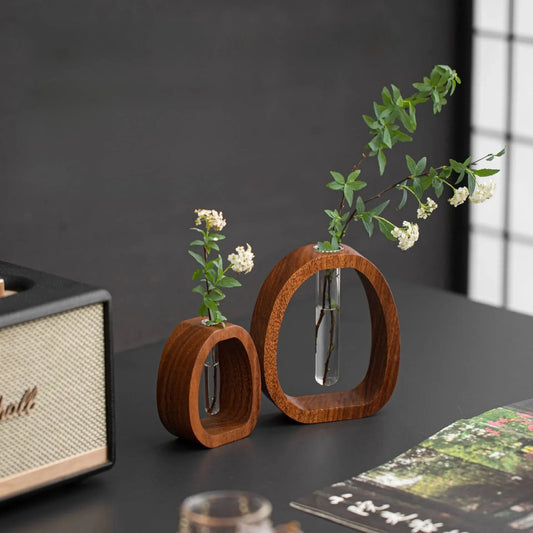 Rynx | Glass vase made of solid wood – Elegant design for stylish decoration