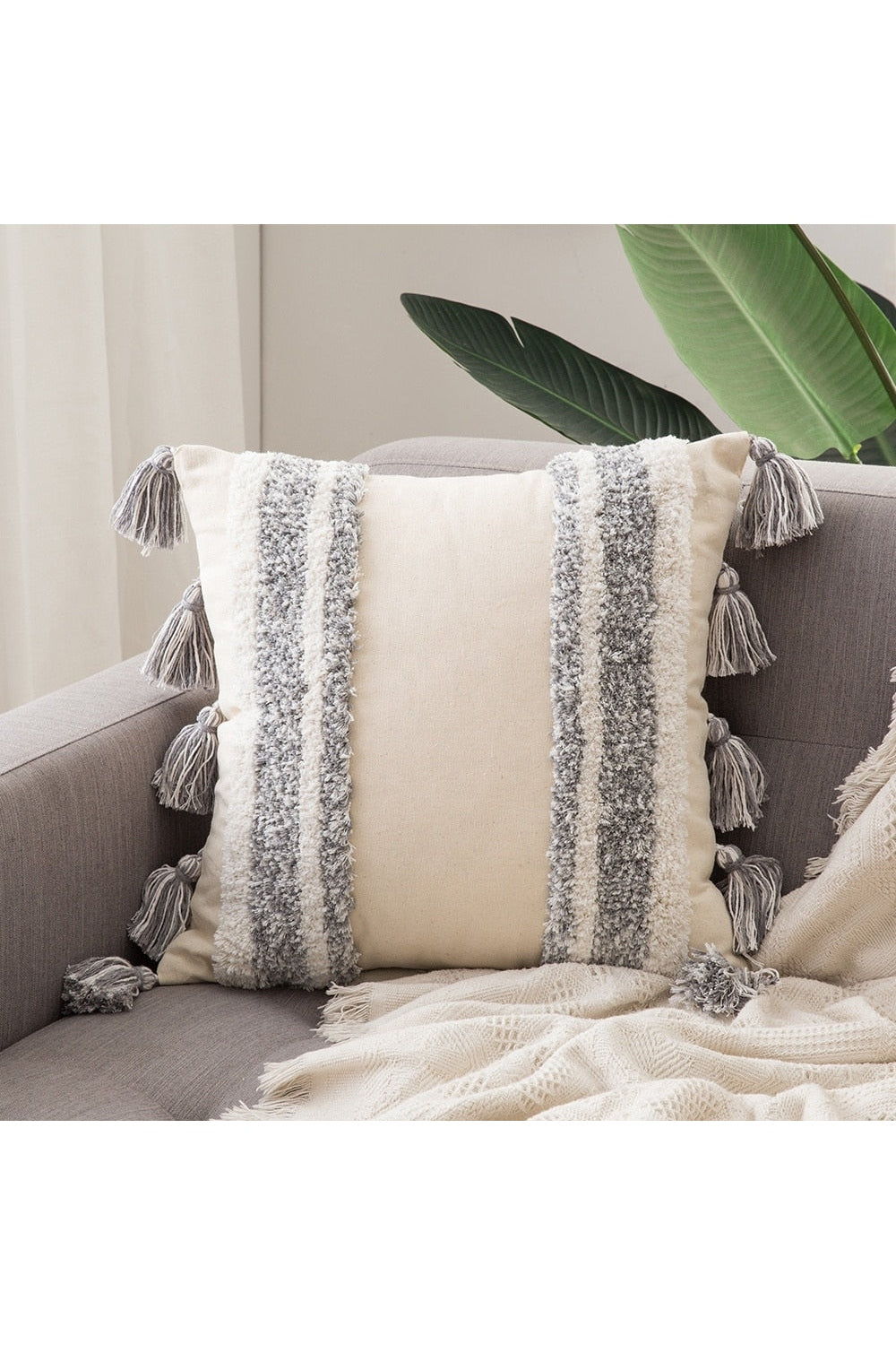 Rynx | tufted cushion cover