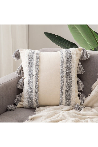 Rynx | tufted cushion cover