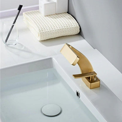 Rynx | AquaArc Modern Kitchen Faucet