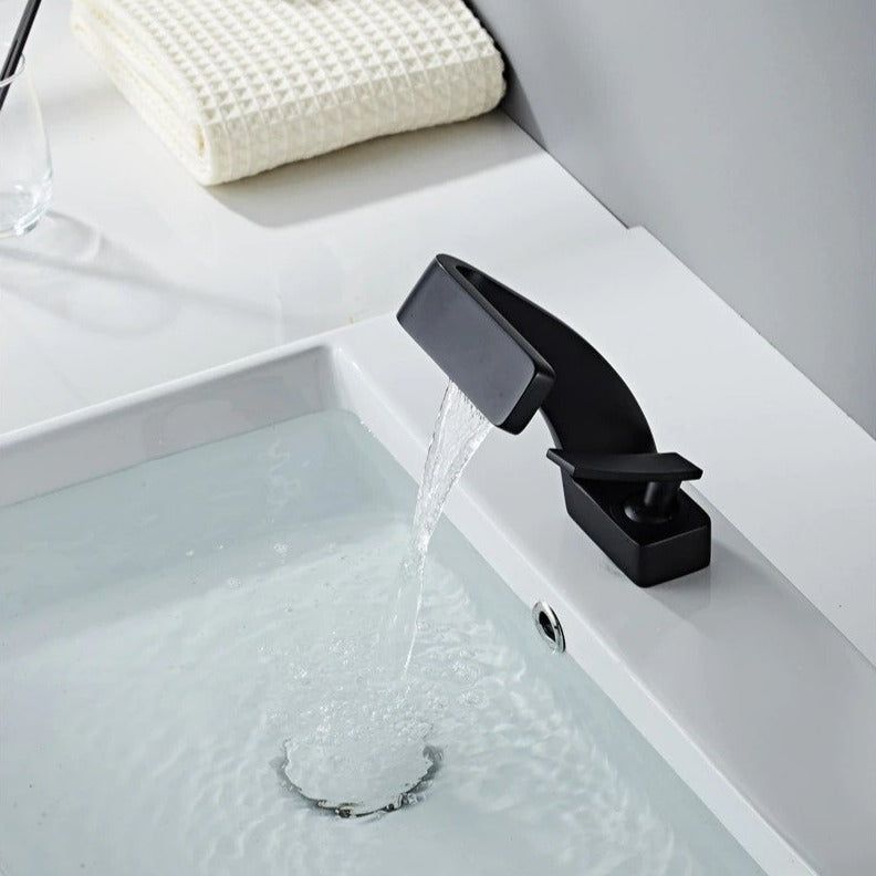 Rynx | AquaArc Modern Kitchen Faucet