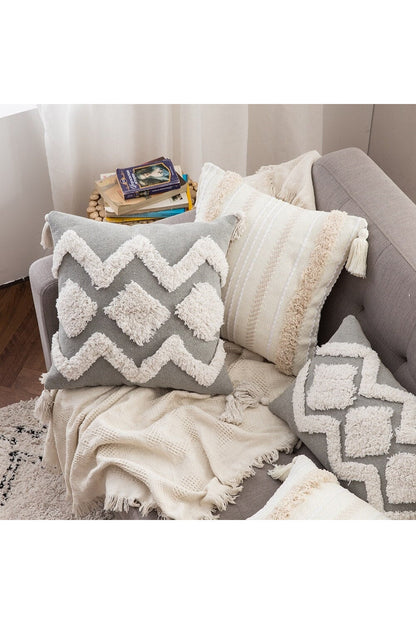 Rynx | tufted cushion cover