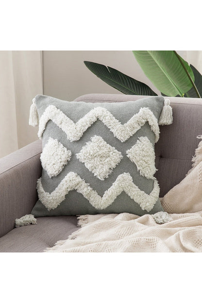 Rynx | tufted cushion cover