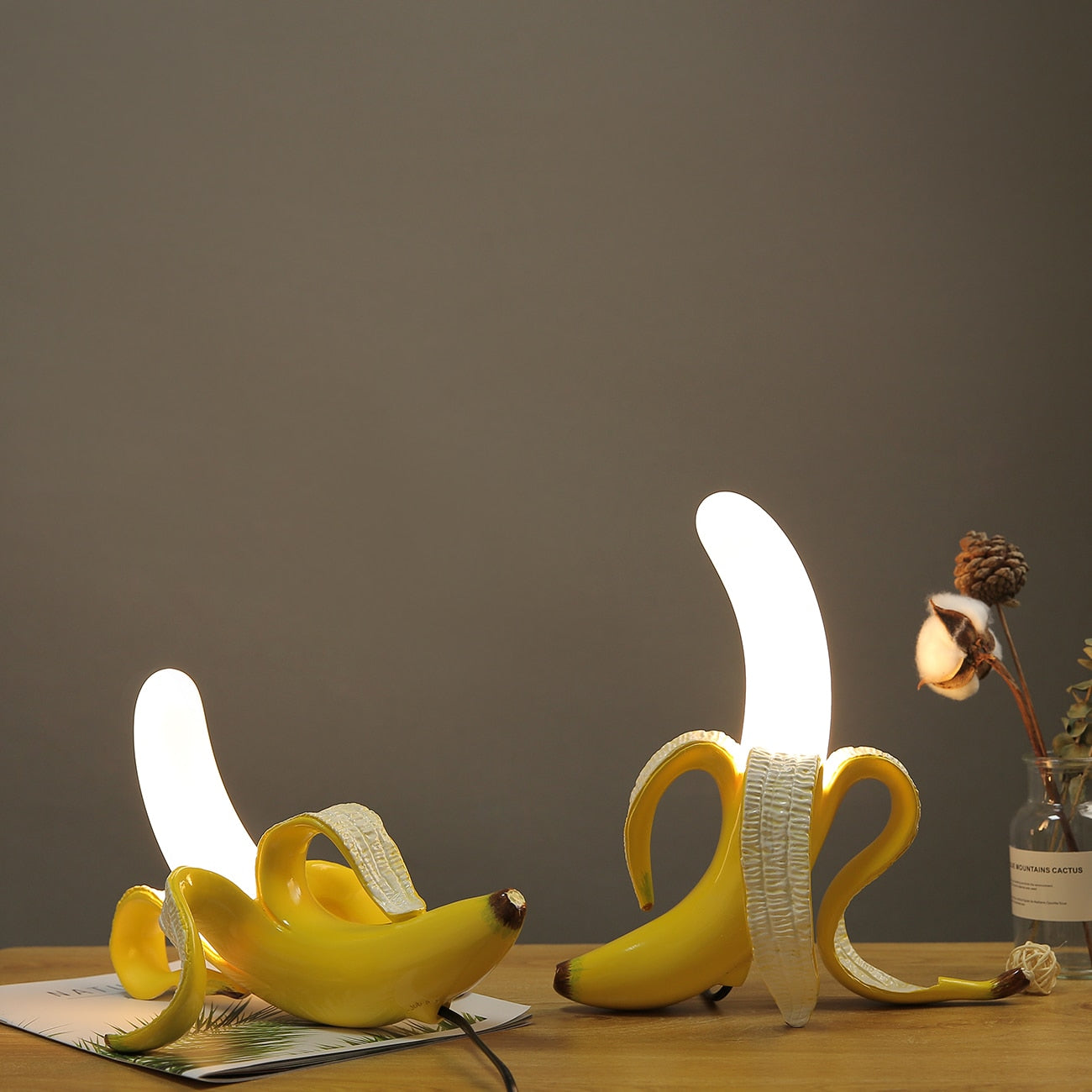 Rynx | Chiquita Charm - Playful table lamp with banana and USB connection | Perfect addition to any home or office