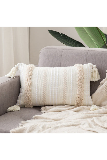 Rynx | tufted cushion cover