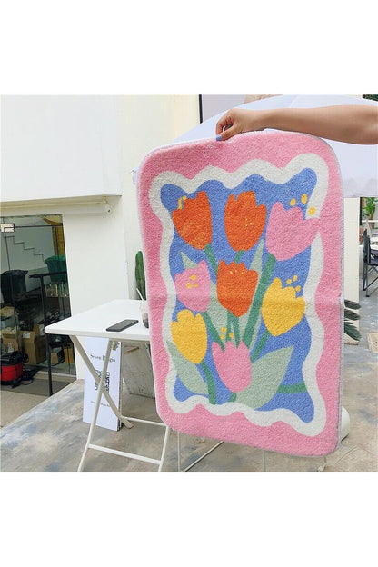 Rynx | Tulip-shaped rug
