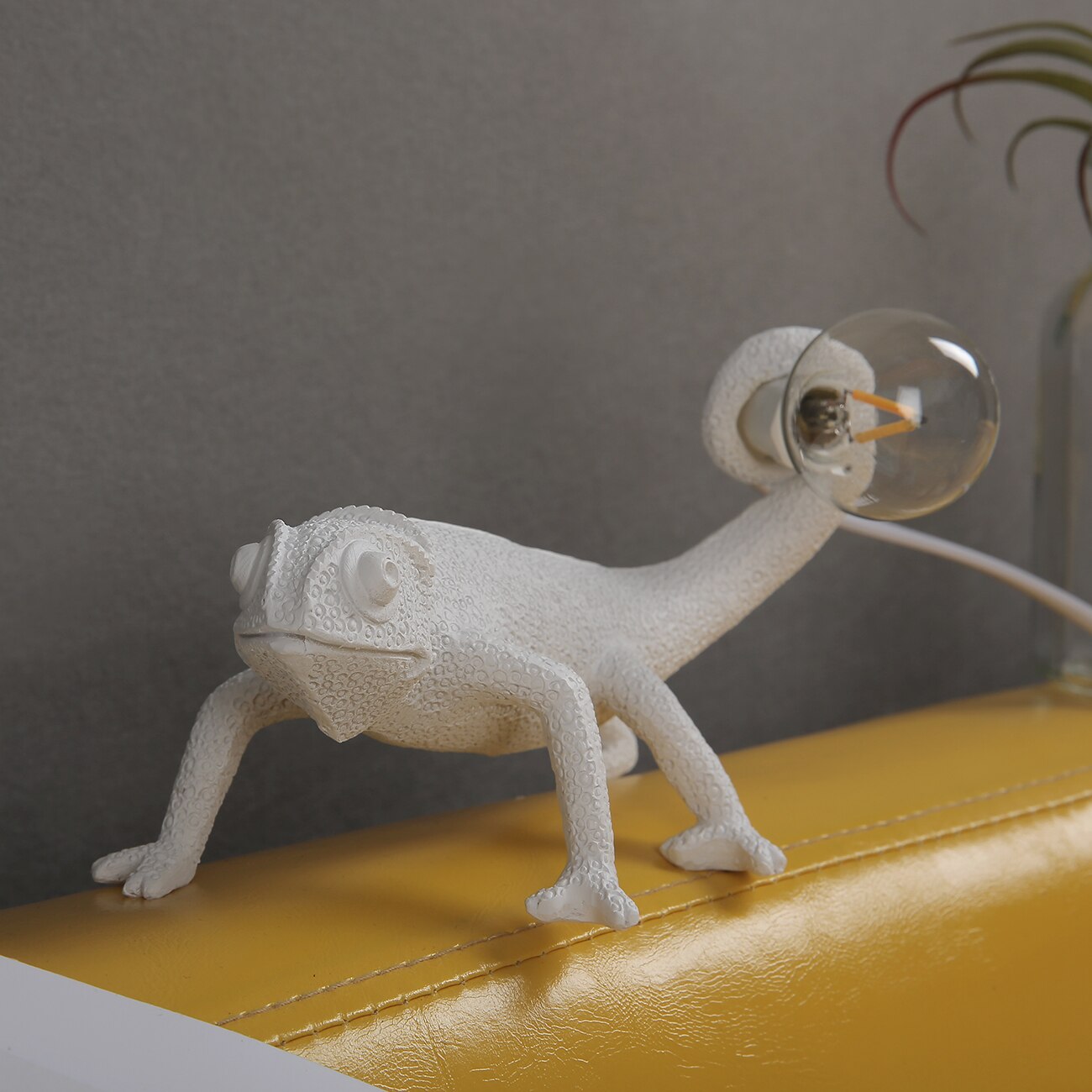 Rynx | LizardLuxe Resin Animal Table Lamp | Modern Lizard Design | Decorative Lamp for Living Room & Office