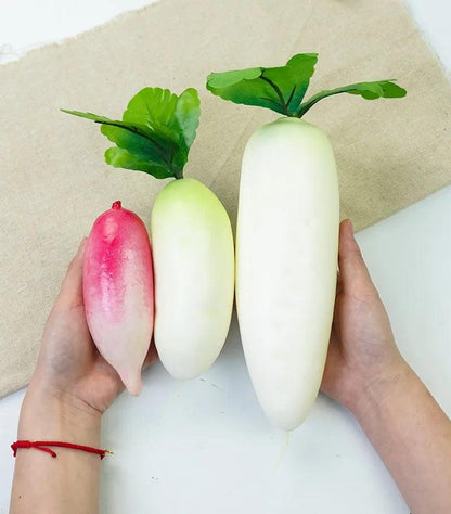 Rynx | Imaginative Vegetable Playset: 7 Realistic Radish and Carrot Models for Creative Learning