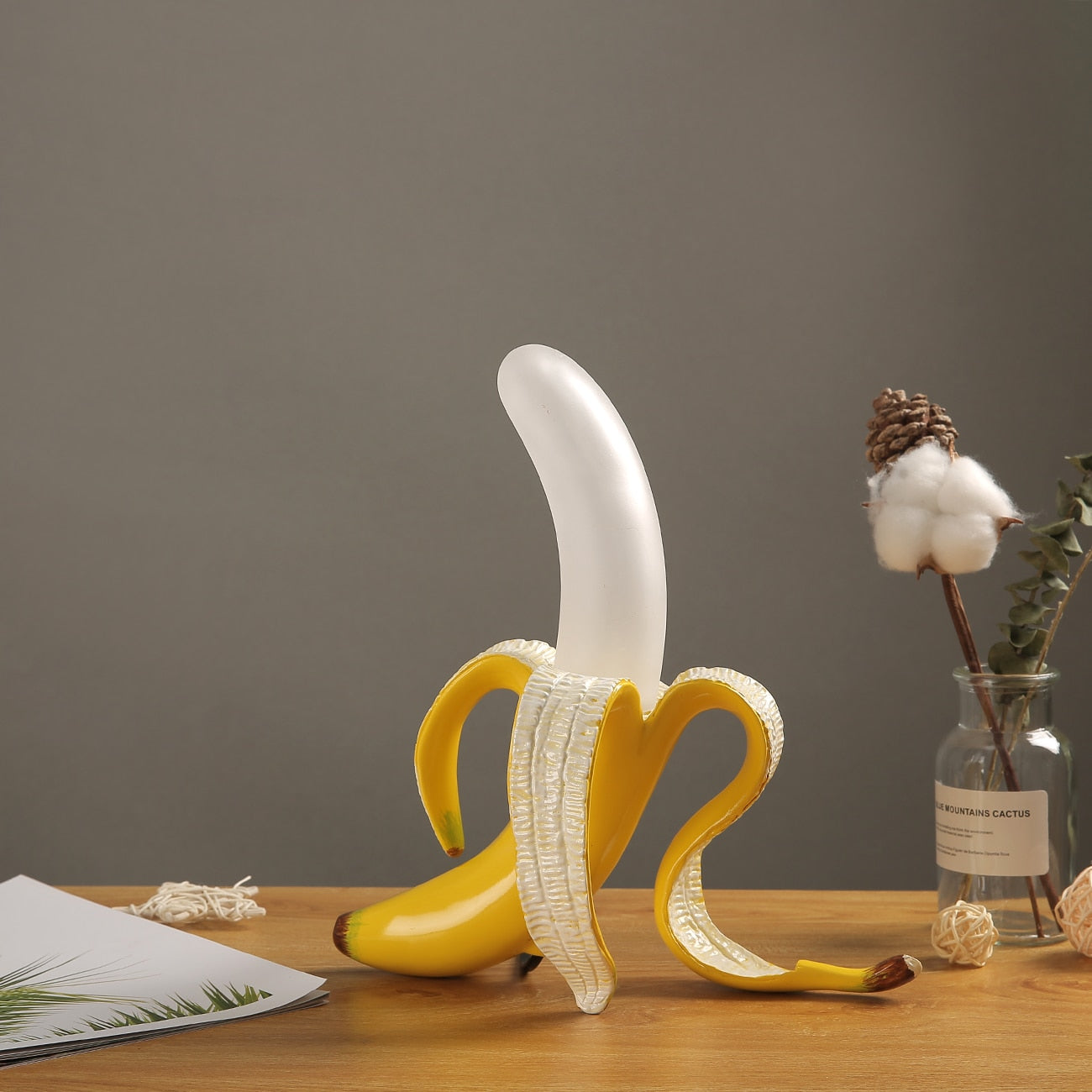 Rynx | Chiquita Charm - Playful table lamp with banana and USB connection | Perfect addition to any home or office