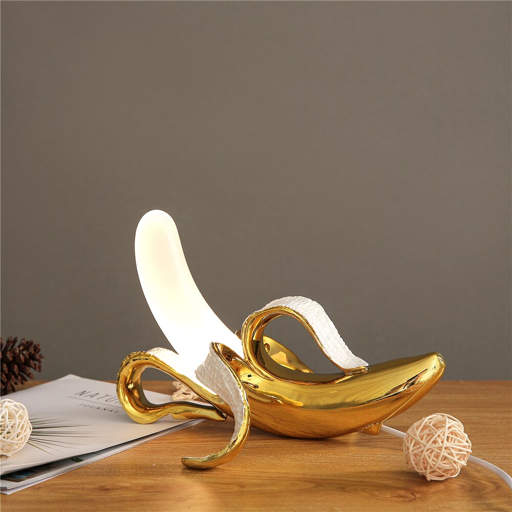 Rynx | Chiquita Charm - Playful table lamp with banana and USB connection | Perfect addition to any home or office