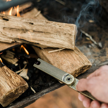 Rynx | Pivot Arc Lighter