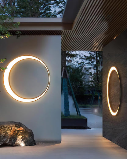 Rynx | Half Moon Outdoor Wall Lamp