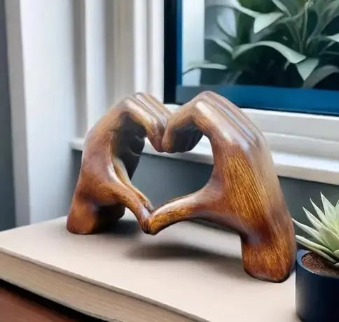 Rynx | Handcrafted heart sculpture with modern wood grain