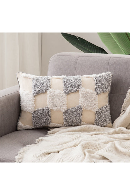 Rynx | tufted cushion cover