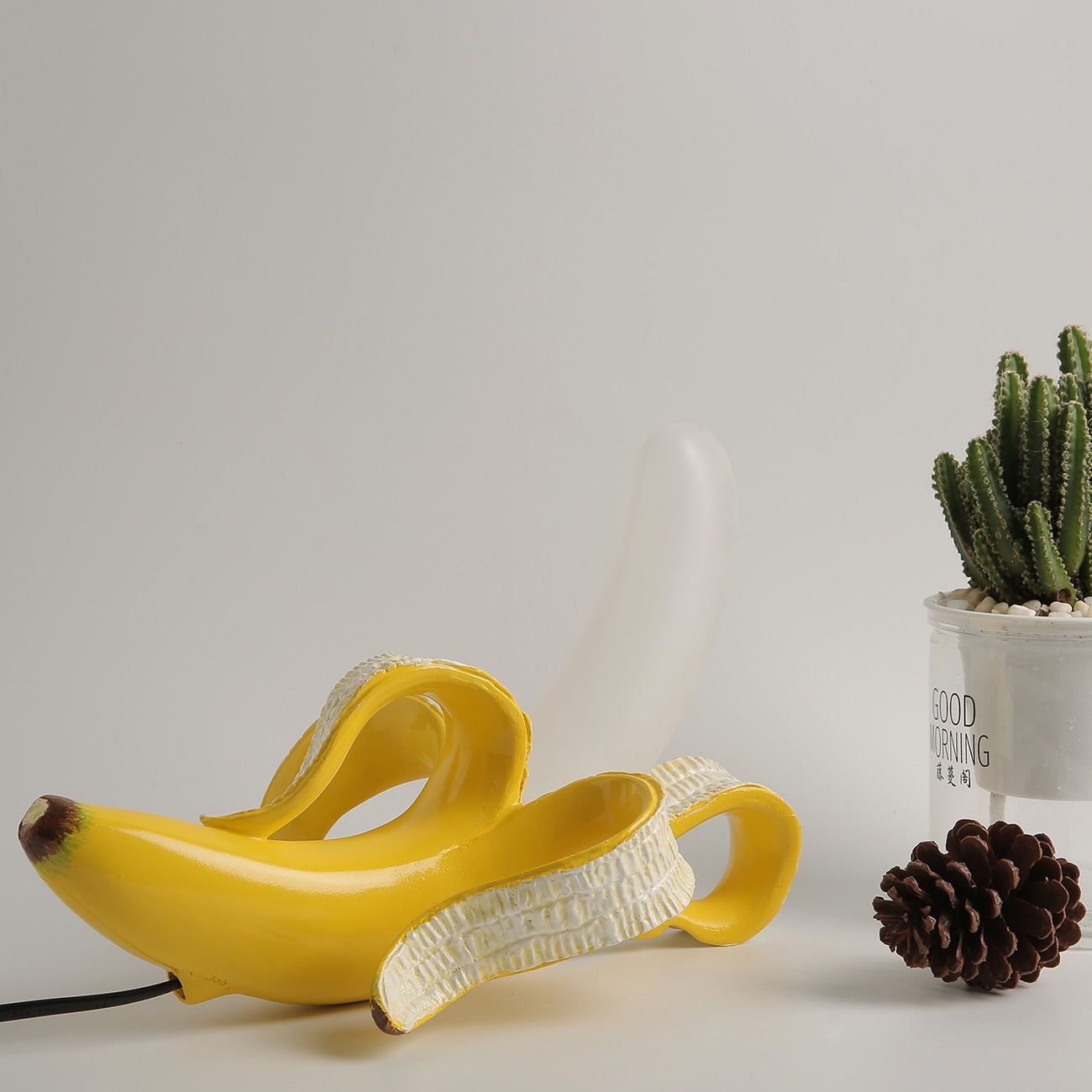 Rynx | Chiquita Charm - Playful table lamp with banana and USB connection | Perfect addition to any home or office