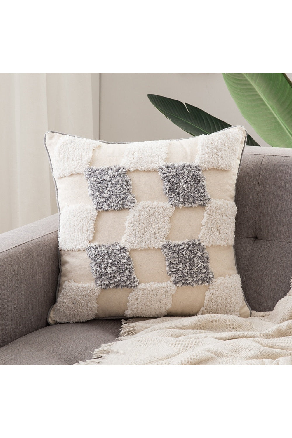 Rynx | tufted cushion cover