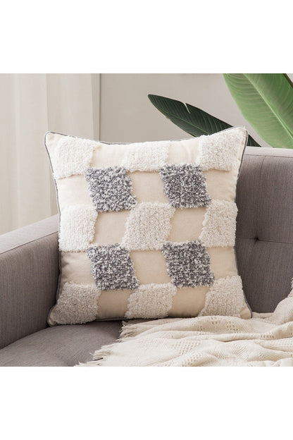 Rynx | tufted cushion cover